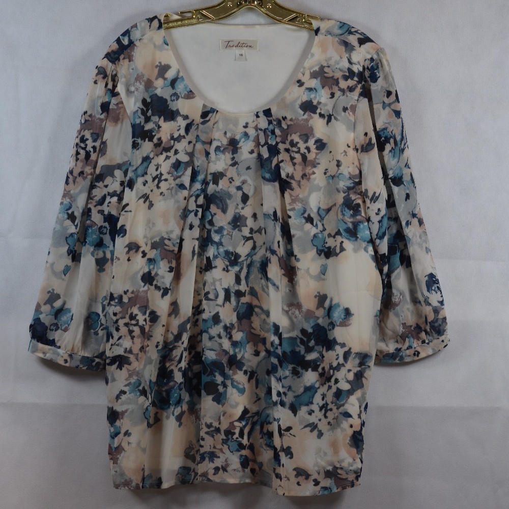 Flowered Top SZ 16 Tradition